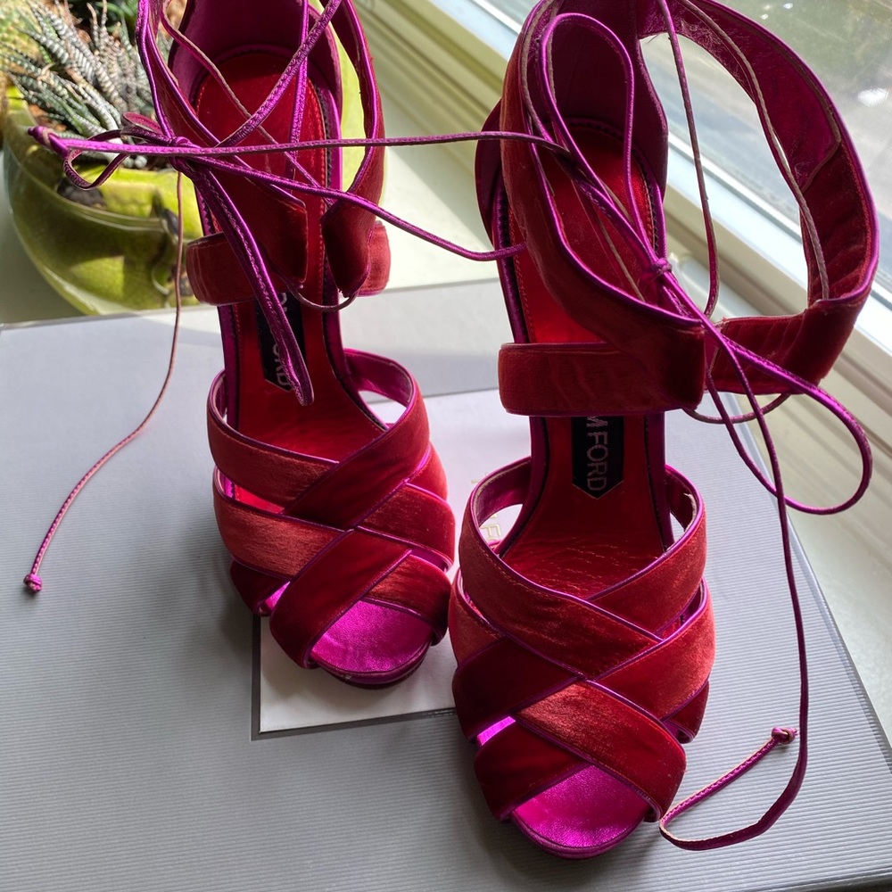 TOM FORD. 38.5 velvet metallic sandals